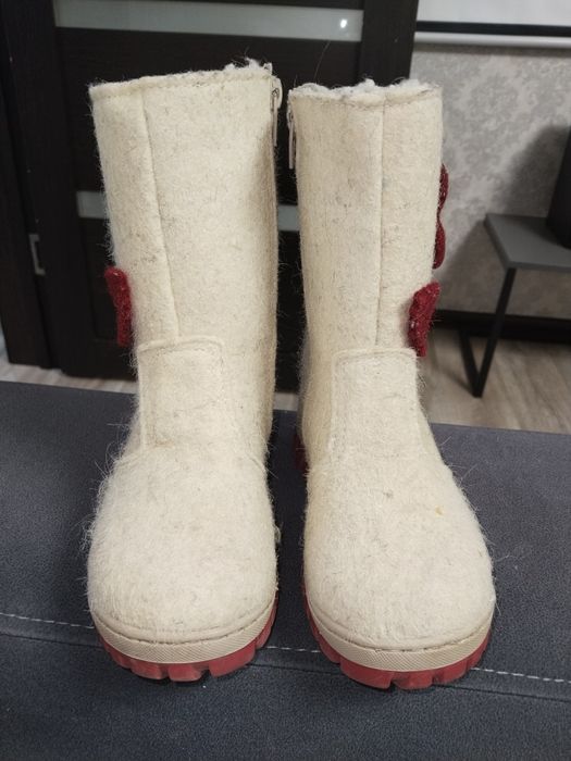 Продам валенки на девочку