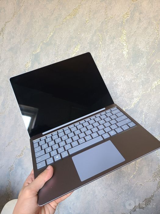 Microsoft Surface Laptop Go 2
