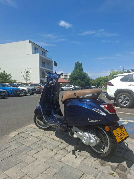 Scuter Piaggio Vespa Primavera 50cm3 1000 km aproape NOU
