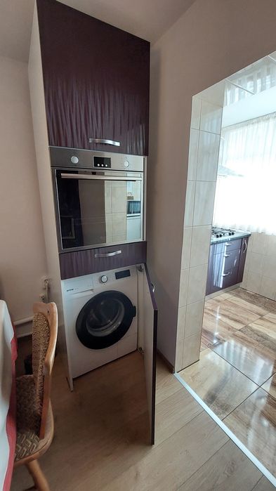Închiriez apartament 3 camere  etaj 1