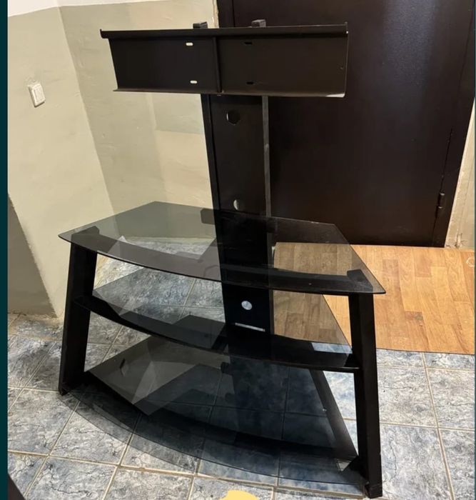 Продам тумбу под телевизор