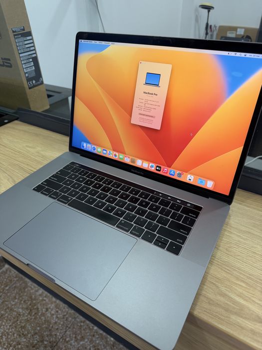 Macbook Pro 15” Touchbar 2018