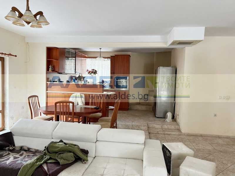 Дава се под наем Къща в Божурище - 180 кв.м за 750 € - Снимка #2