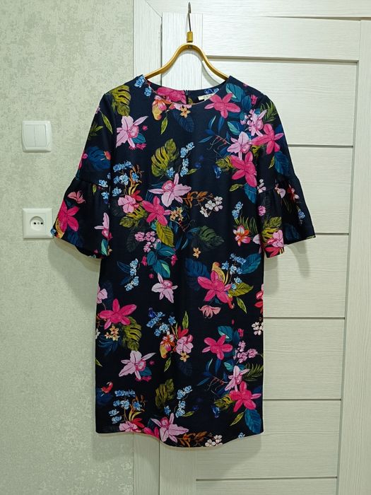 Женские кофты, платья размер 44-46