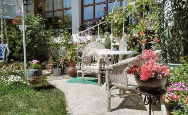 Продава се Къща в Варна, м-т Траката - 350 кв.м за 1200 €/кв.м - Снимка #1