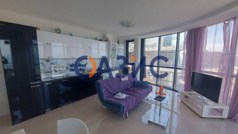 Тристаен апартамент в комплекс Golden Sea View, 96 кв.м., Поморие,