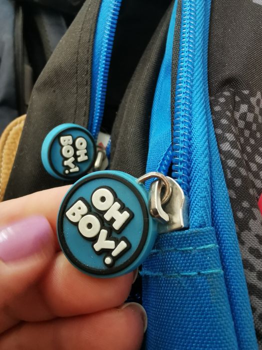 Ghiozdan pentru școală cu licență