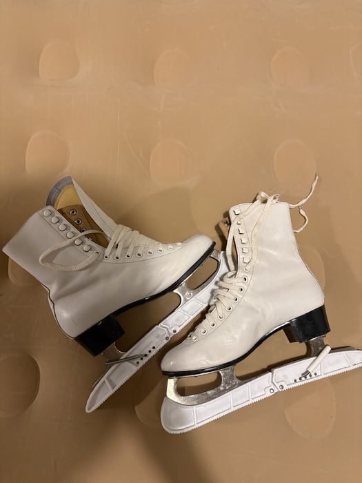 Кънки за лед, бели, кожени