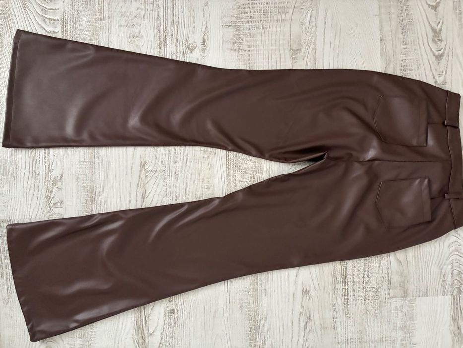 Дамски модерен кожен панталон в шоколадово кафяво