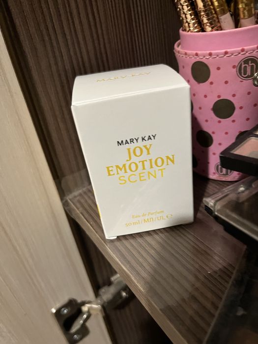 Продам духи мери кей