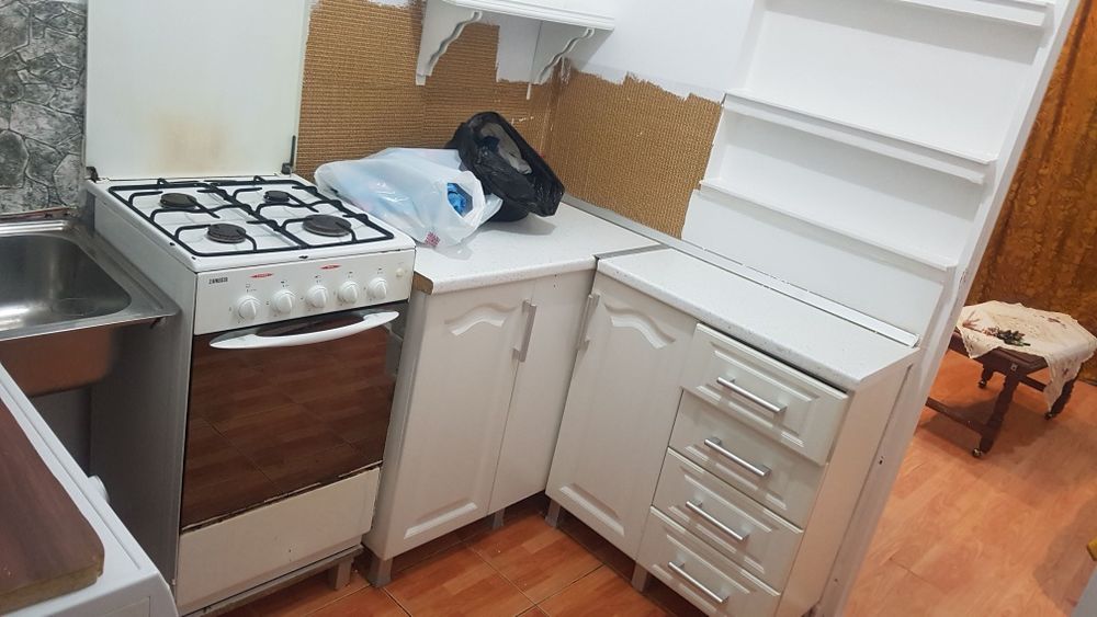 Garsoniera vânzare zona cet  toate actele în regula
