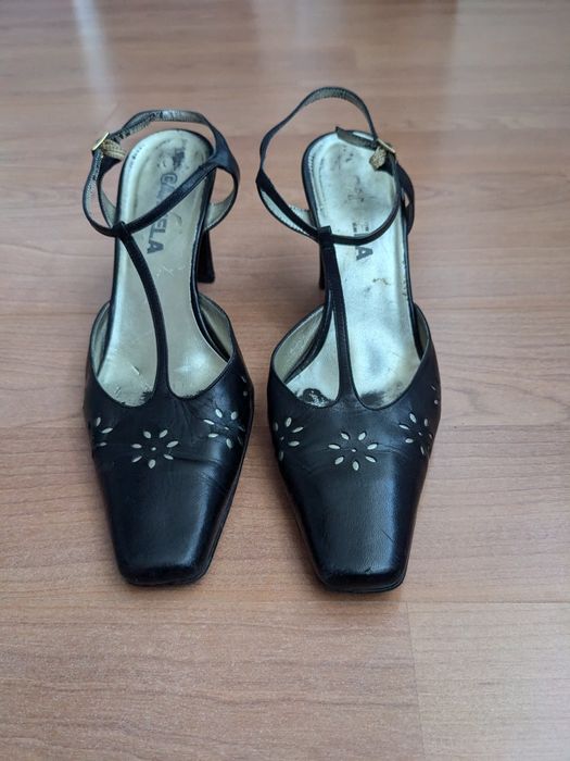 Продам женские босоножки