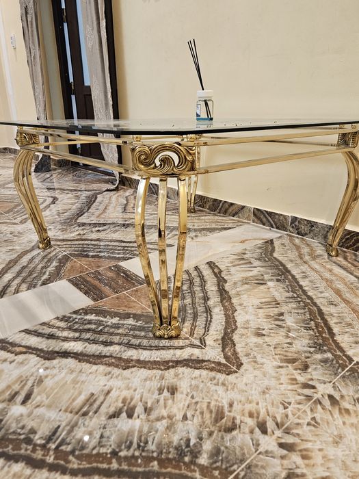 Mese placate cu 24 k. cristal.