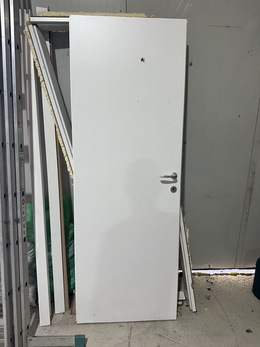 Usa de interior ca noua