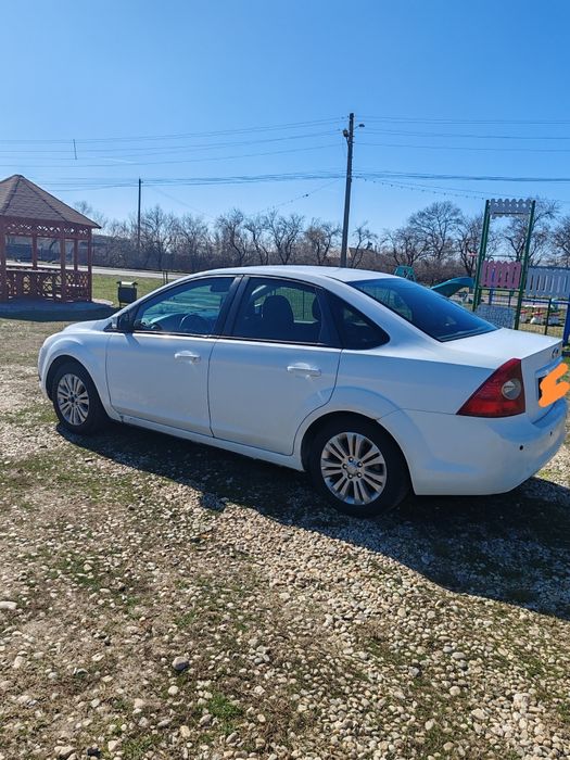 Vând Ford focus 2