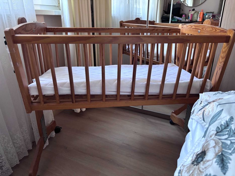 Дървена кошара/люлка с матрак, функция за заключване, 90X40