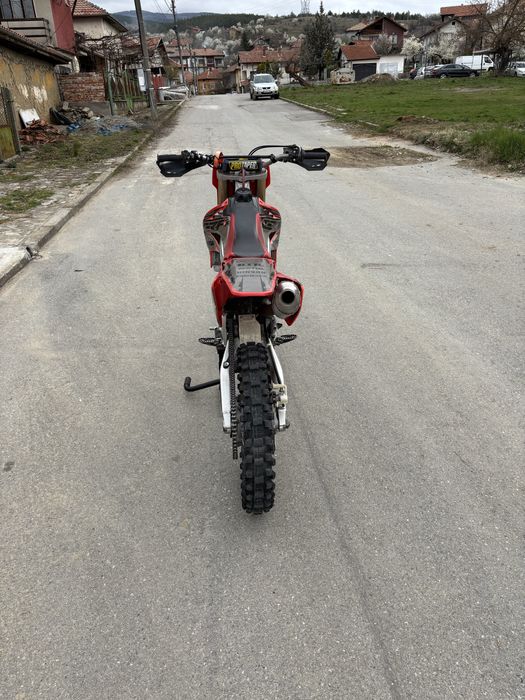 Продавам Honda crf 250