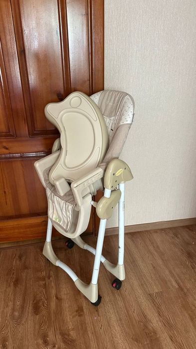 Продам отличный стульчик,столик для кормления