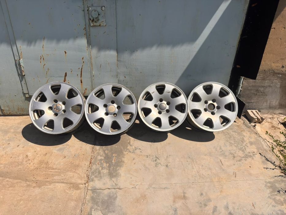 Продам диски R15 AUDI