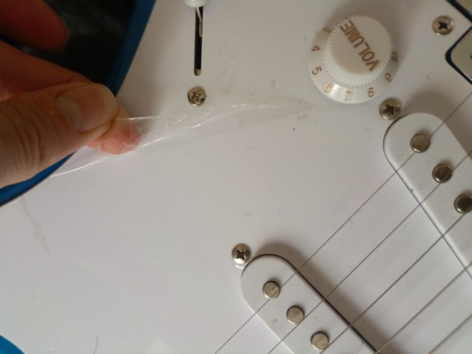 Электро Гитара с усилителем и колонкой обсолютно новая