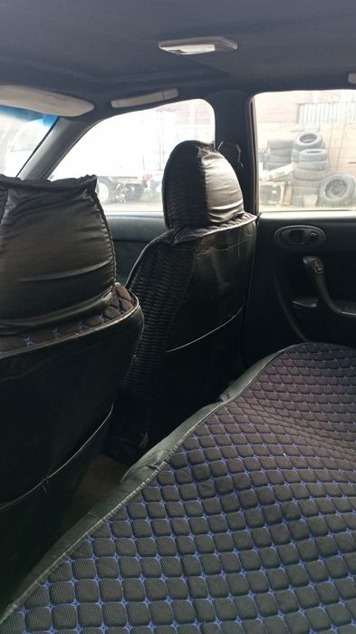 Мазда кседокс6 на полном ходу.