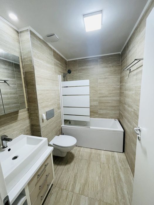 Propietar inchiriez studio  Cosmopolis