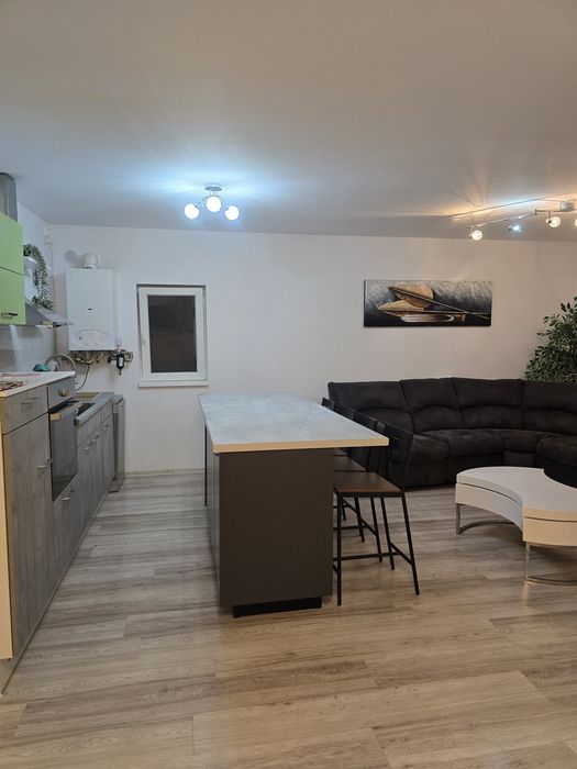 Inchiriez apartament 3 camere