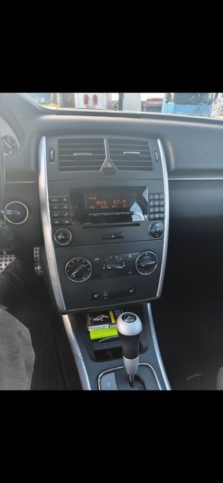 Mercedes cutie automată
