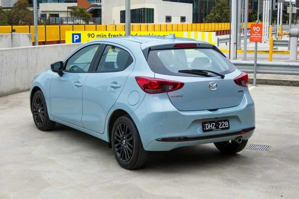 Mazda 2  naqd va halol nasiya