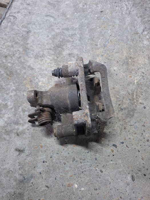 Задний суппорт мазда 626 птичка