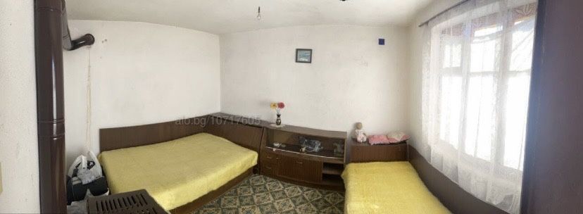 Продавам двуетажна къща