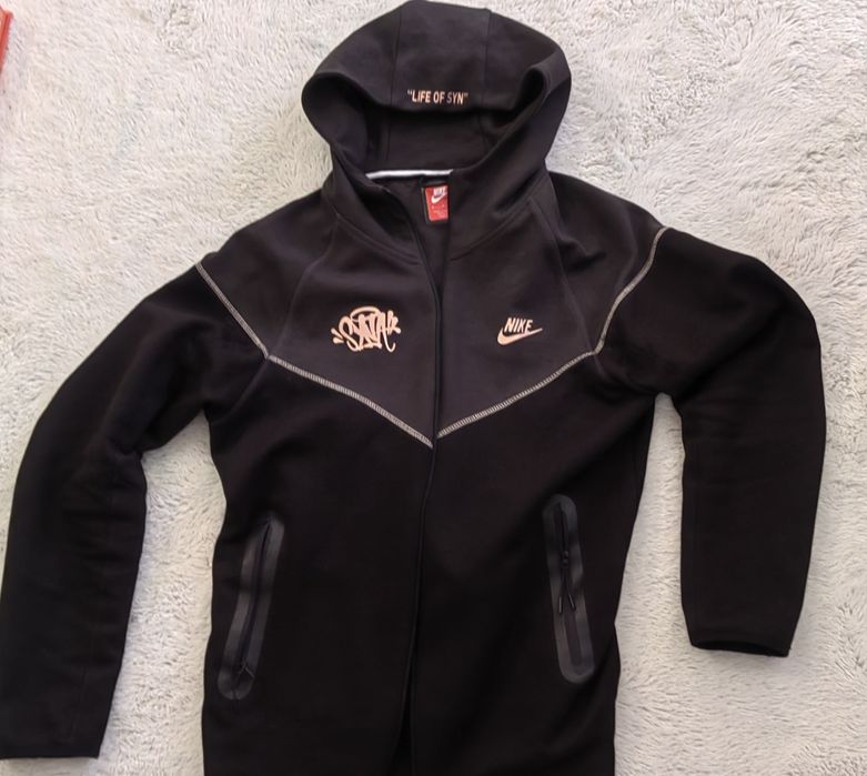 Nike tech fleece размер M