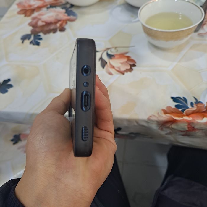 Samsung Galaxy M12 zo'r holatda