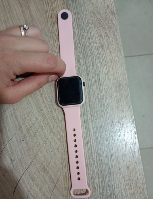 Ceas inteligent smartwatch.