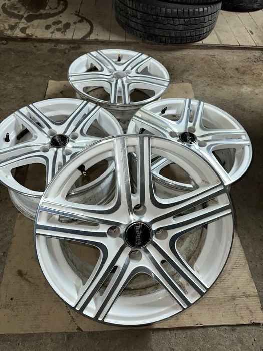 R16 PCD 4*108  Комплект легкосплавных дисков