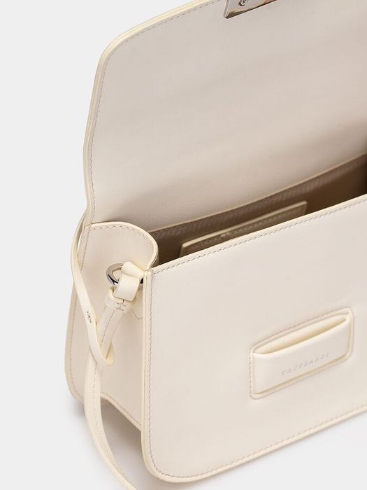 Trussardi малка чанта през рамо!