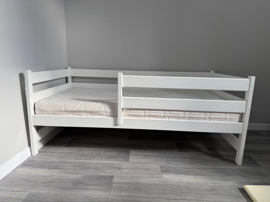 Продается детская кровать с ортопедечиским матрасом