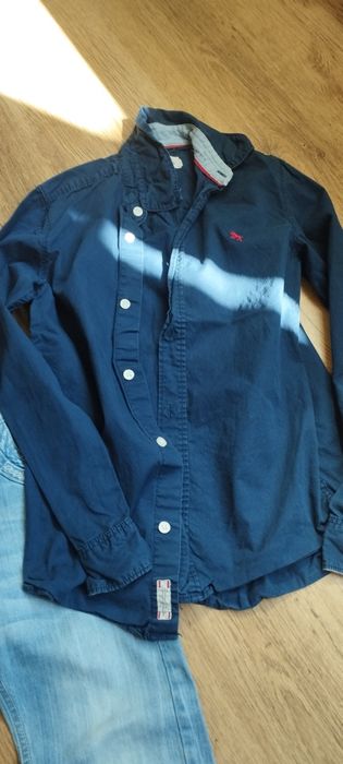 Дънки и две ризи за 8 години за 2,5 евро