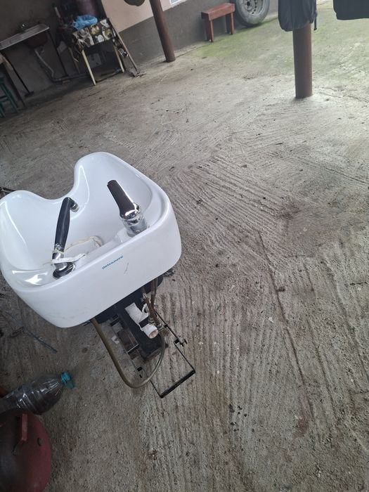 Vand scafa plus 2 scaune de salon