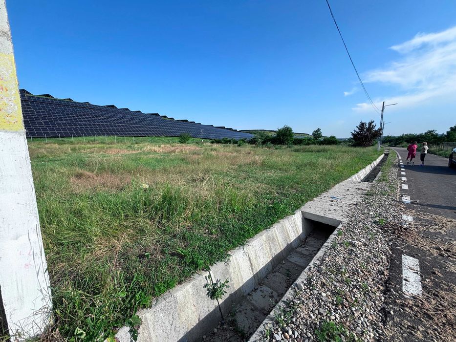 Teren agricol intravilan de vanzare - sat Goleasca, comuna Sotanga, jud Dambovita