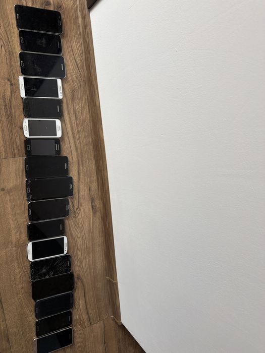 Vand telefoane samsung