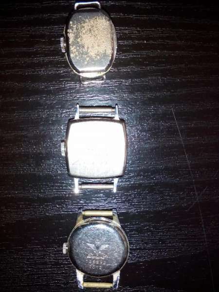 Продавам стари часовници