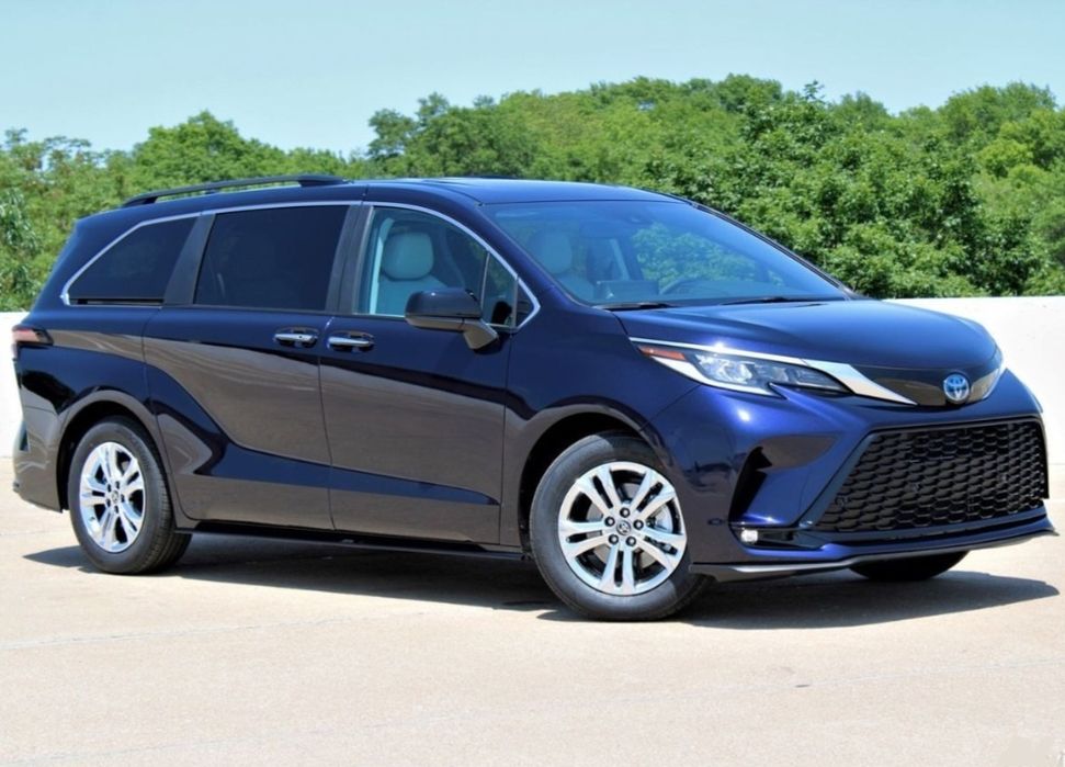 O'zbekiston bo'ylab Miniven xizmati Aeroport/Vokzal dab kutib olish