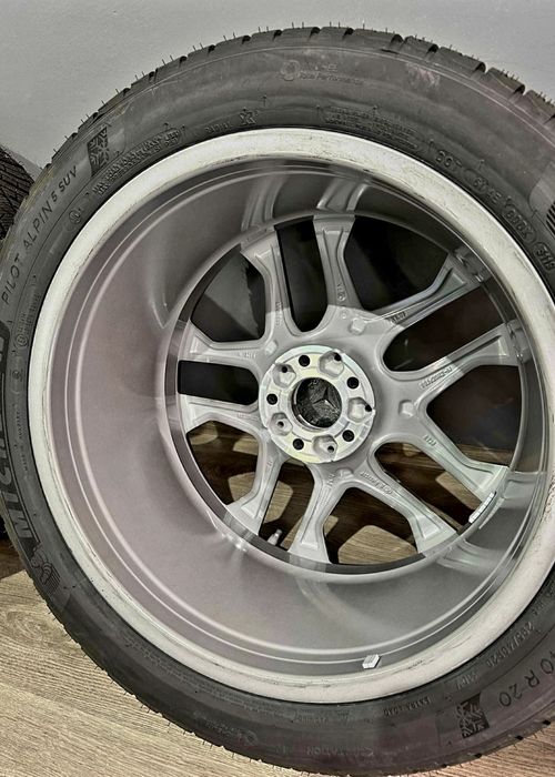 AMG  Mercedes  20 Оригинал