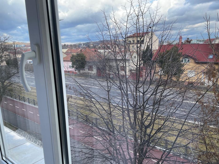 Dau în chirie apartament cu 3 camere str. Dimitrie Cantemir