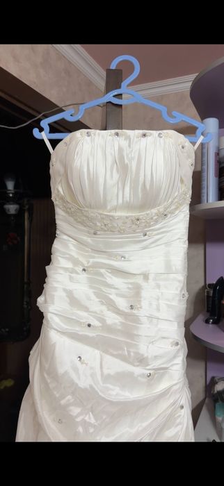 Продается новое свадебное платье в идеальном состоянии. Цвет айвори мя