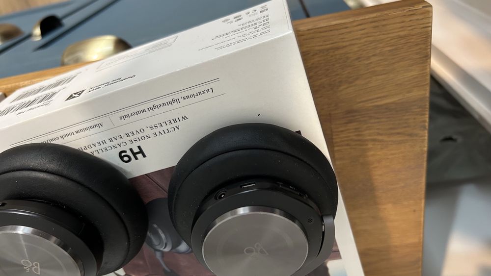 B&O casti beoplay H 9