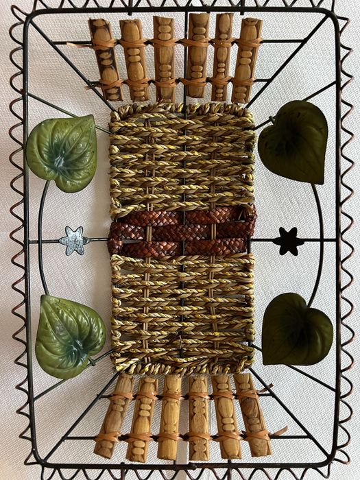 Coș din lemn si cupru