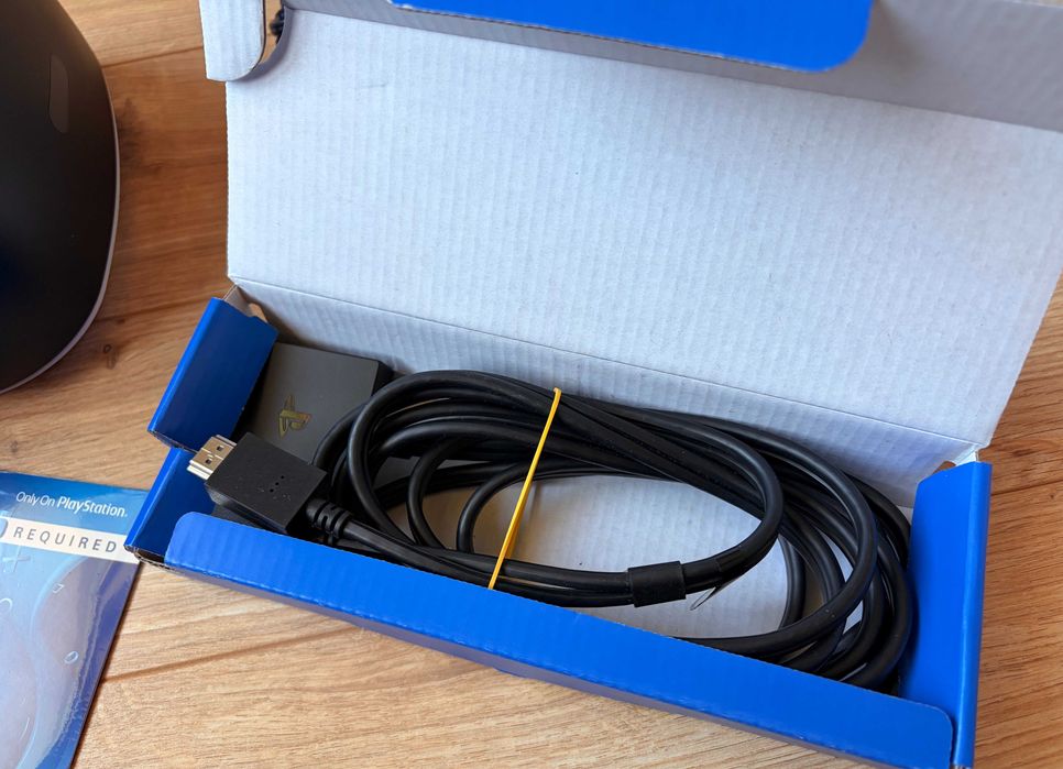 PS 4 VR комплект + камера + 2 Move контролера + игра PlayStation