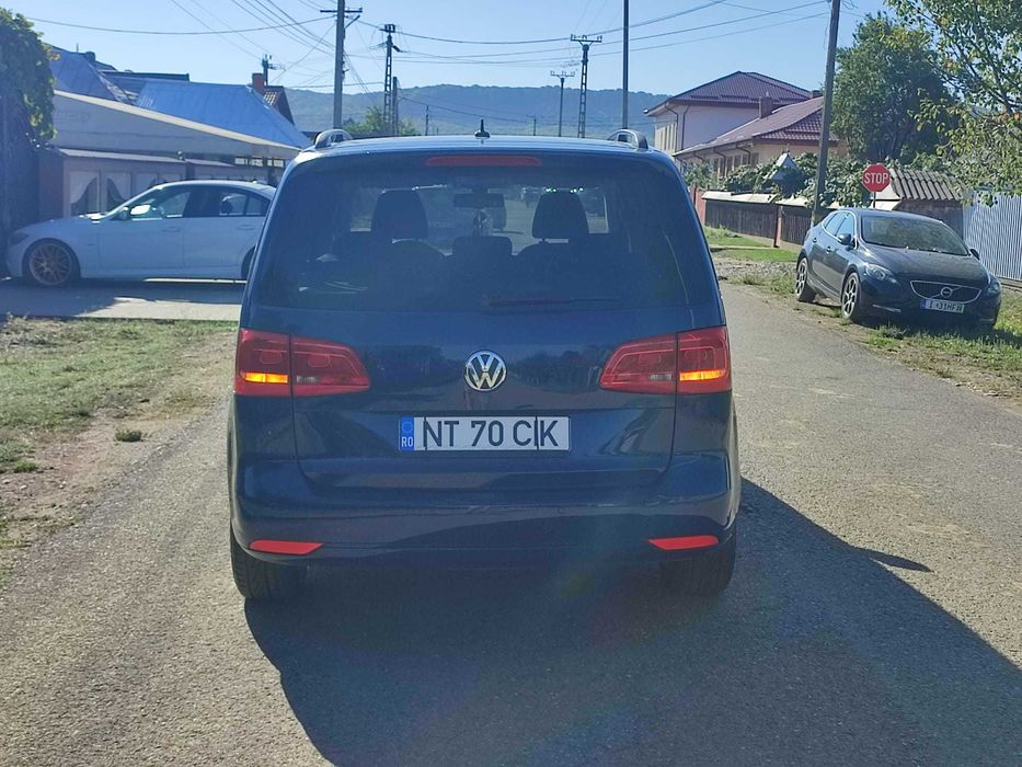Volzwagen touran